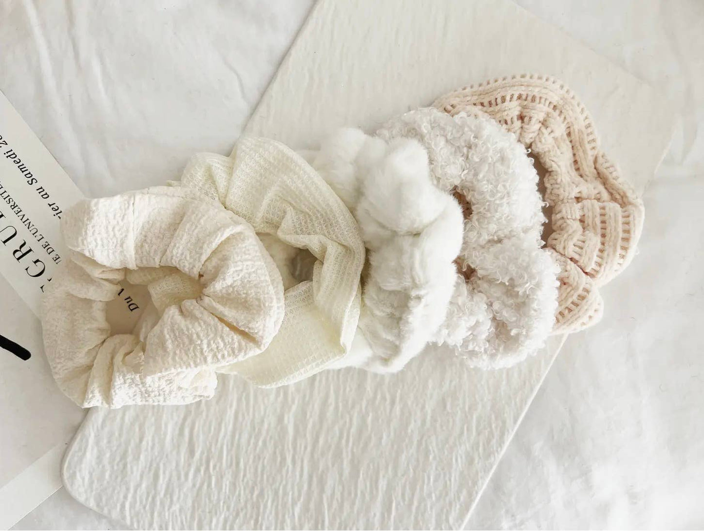 Velvet Scrunchies Set - IVORY