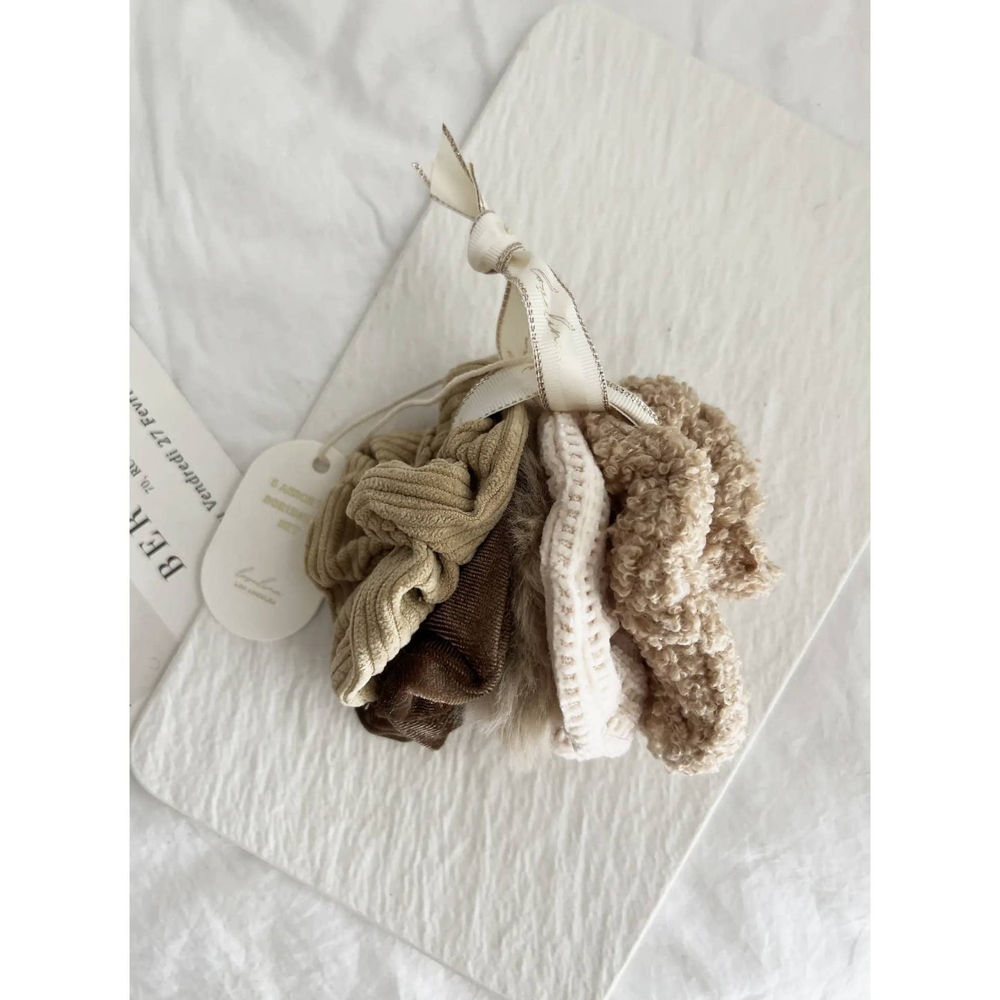 Velvet Scrunchies Set - IVORY