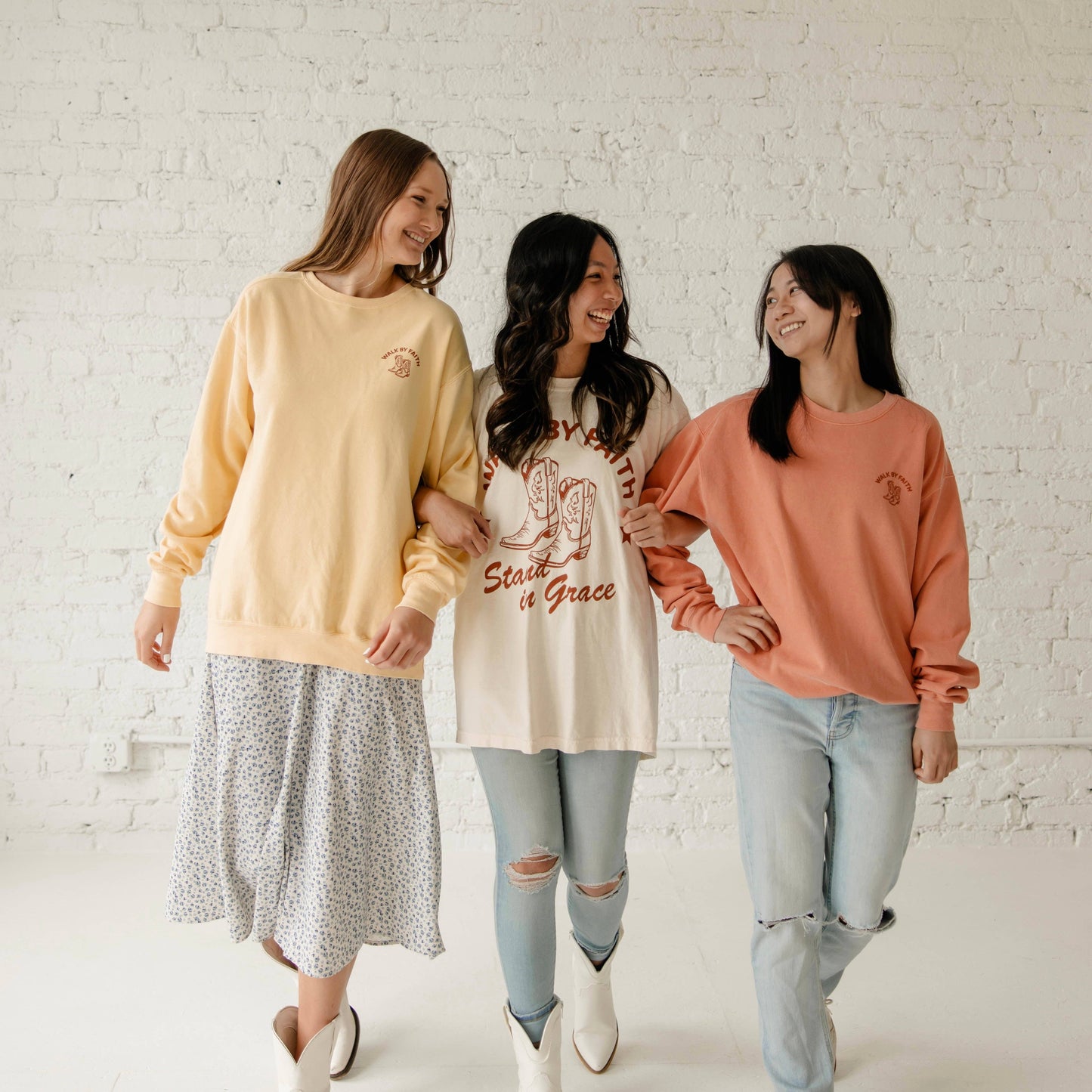 Walk by Faith Crewneck / S