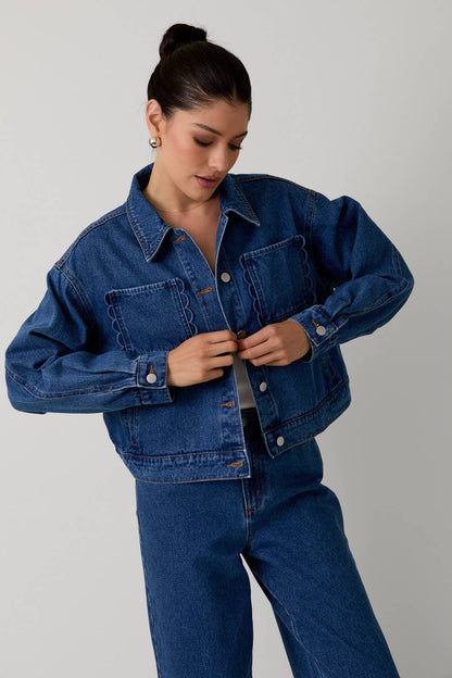 LONG SLEEVE SCALLOP EMBO POCKET DENIM JACKET
