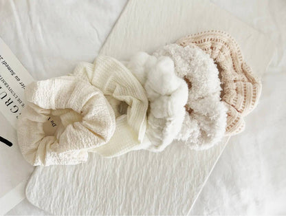Velvet Scrunchies Set - IVORY