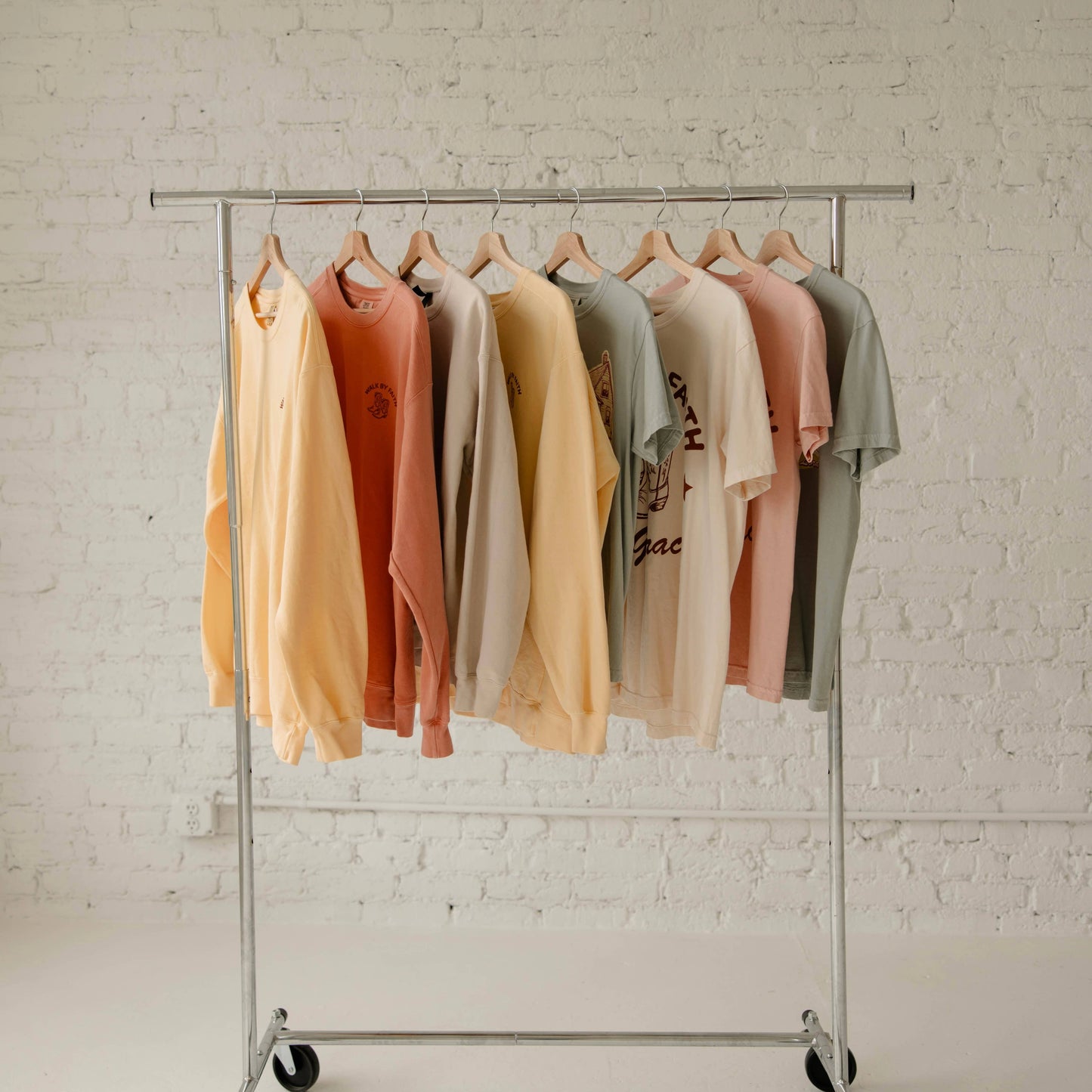 Walk by Faith Crewneck / S